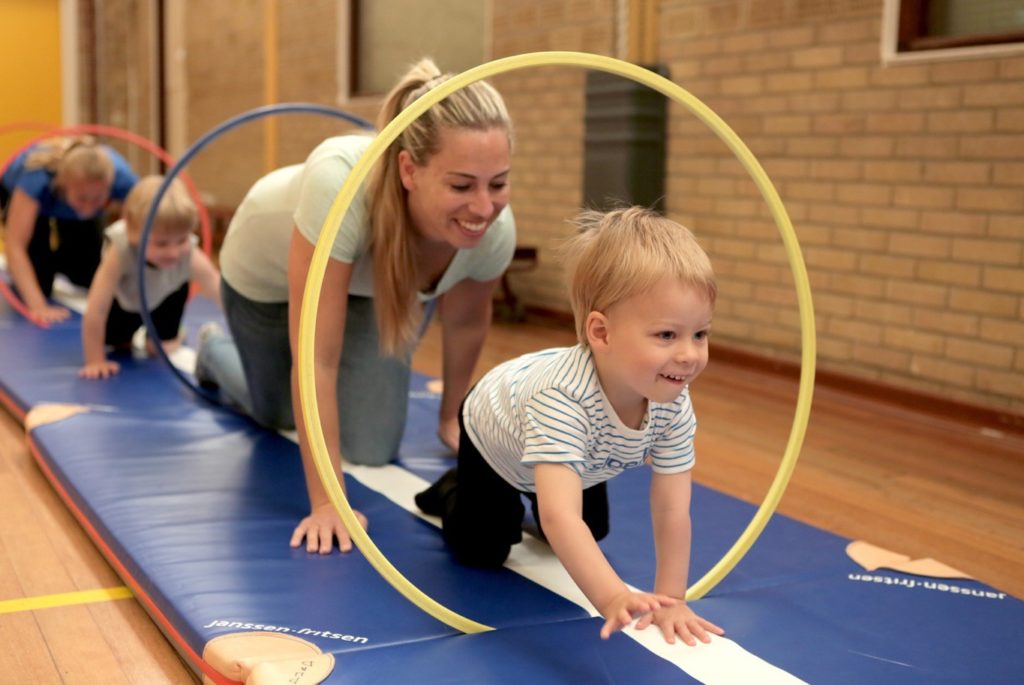 Sport en spel tijdens peuter en kleuter gym in de kinderopvang